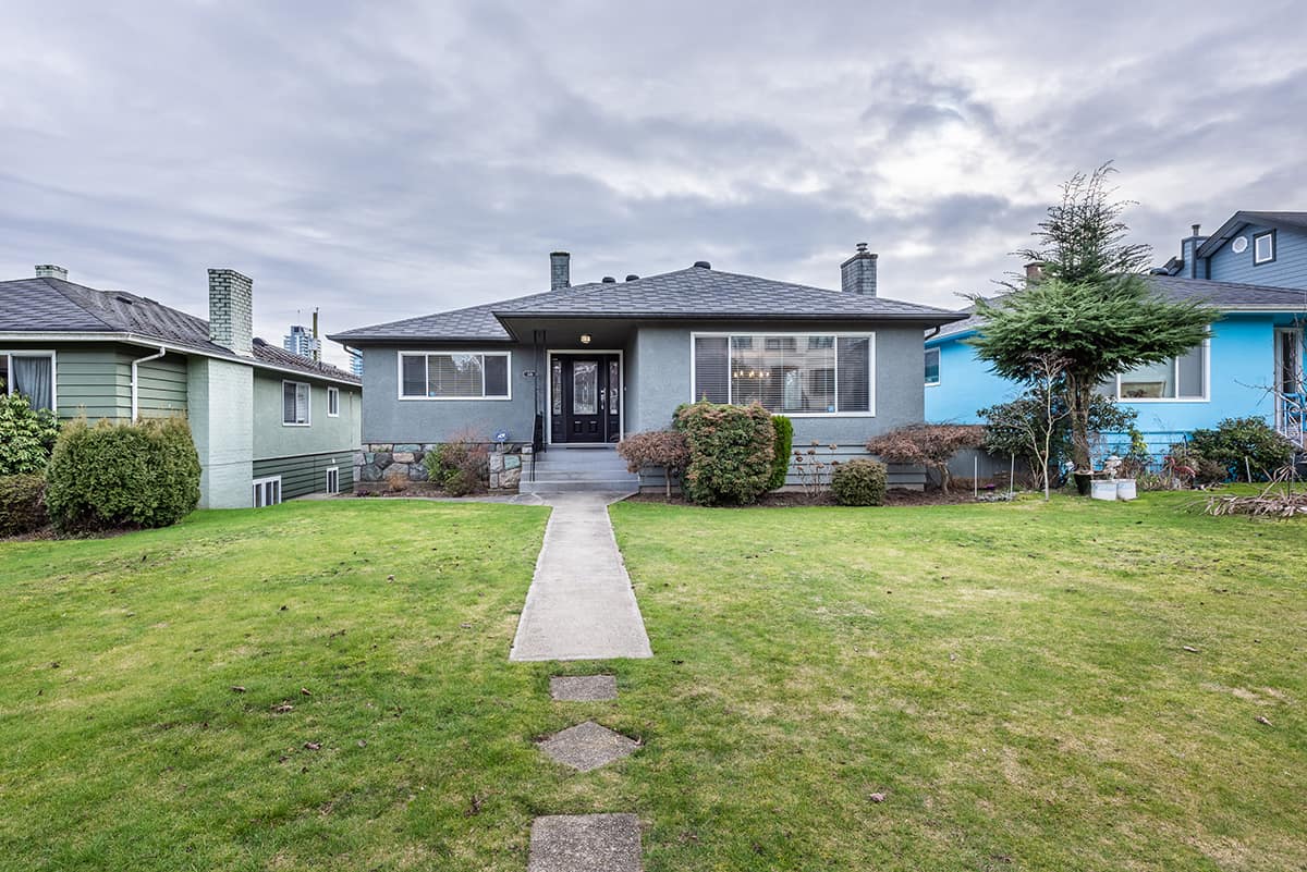 578 W 61st Avenue, Vancouver, BC V6P 2B3