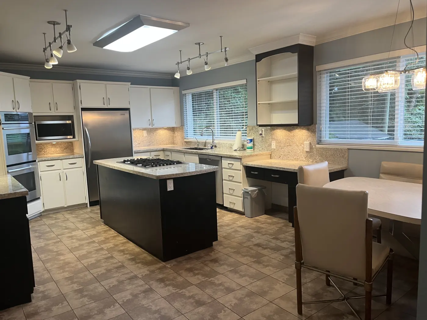 12925 54A Aveue, Surrey BC V3X 3E1