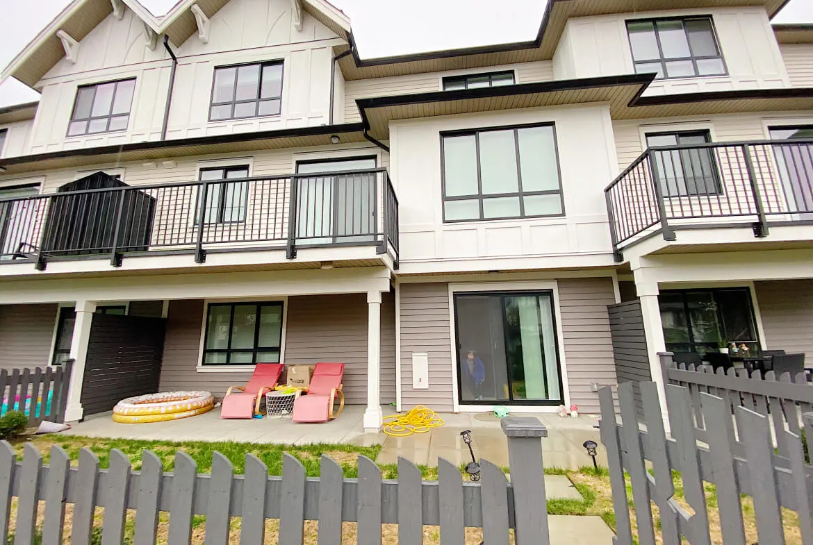 104-3500 Burke Village Promenade, Coquitlam BC V3E 0J4