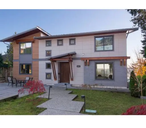 2662 Lawson Avenue, West Vancouver, BC V7V2G2