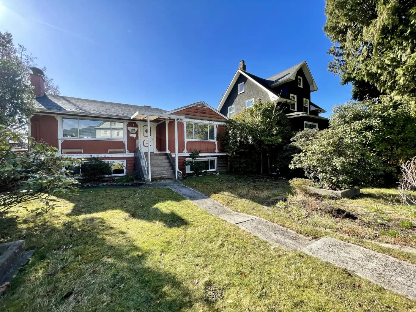 429 E 11 Street, North Vancouver BC V5T 4K8_Upstairs