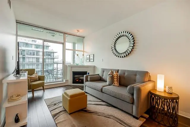 906-168 E. Esplanade , North Vancouver BC V7L 4Y1