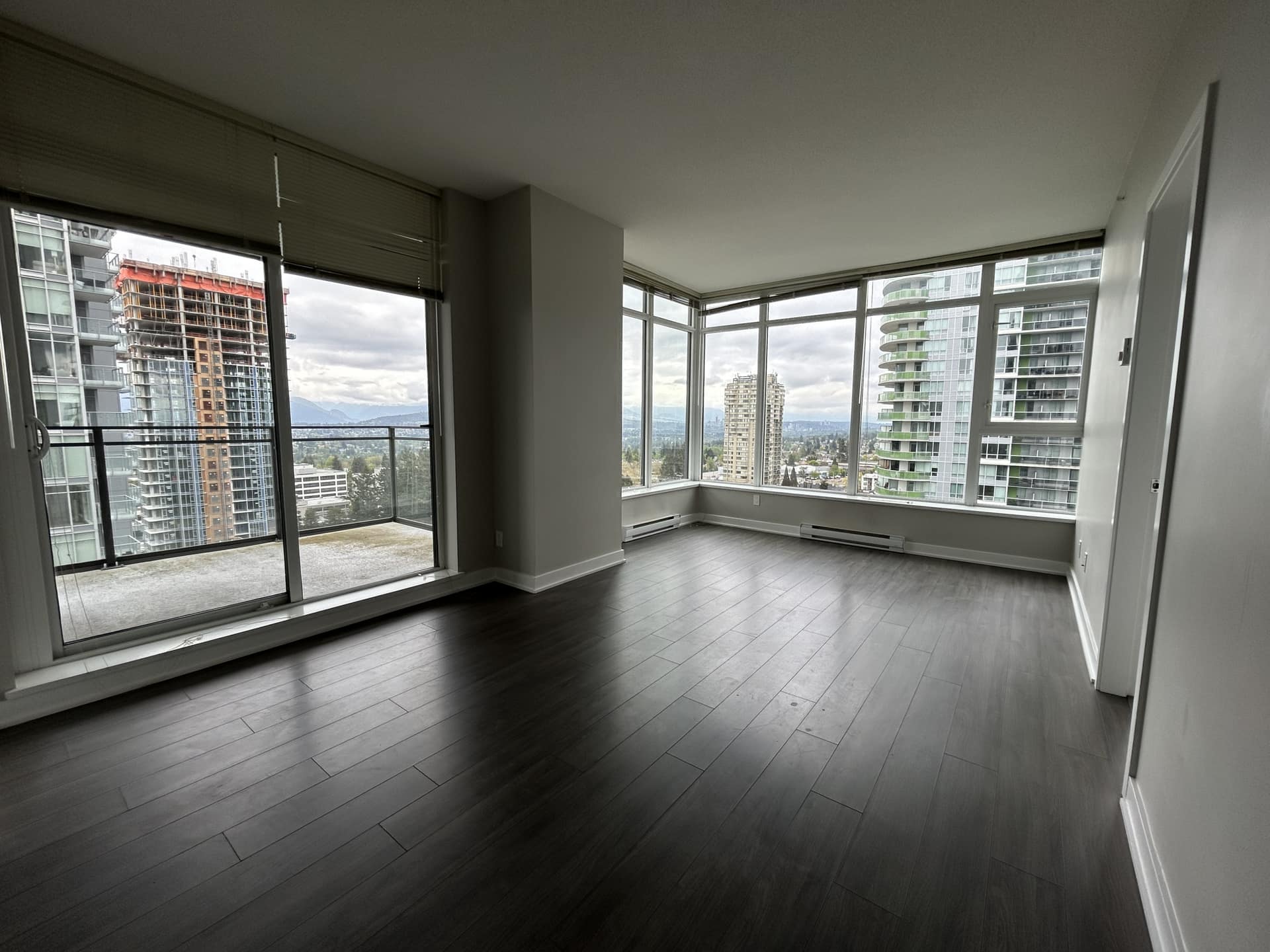 2106-4900 Lennox Lane, Burnaby, BC, V5H 0G9