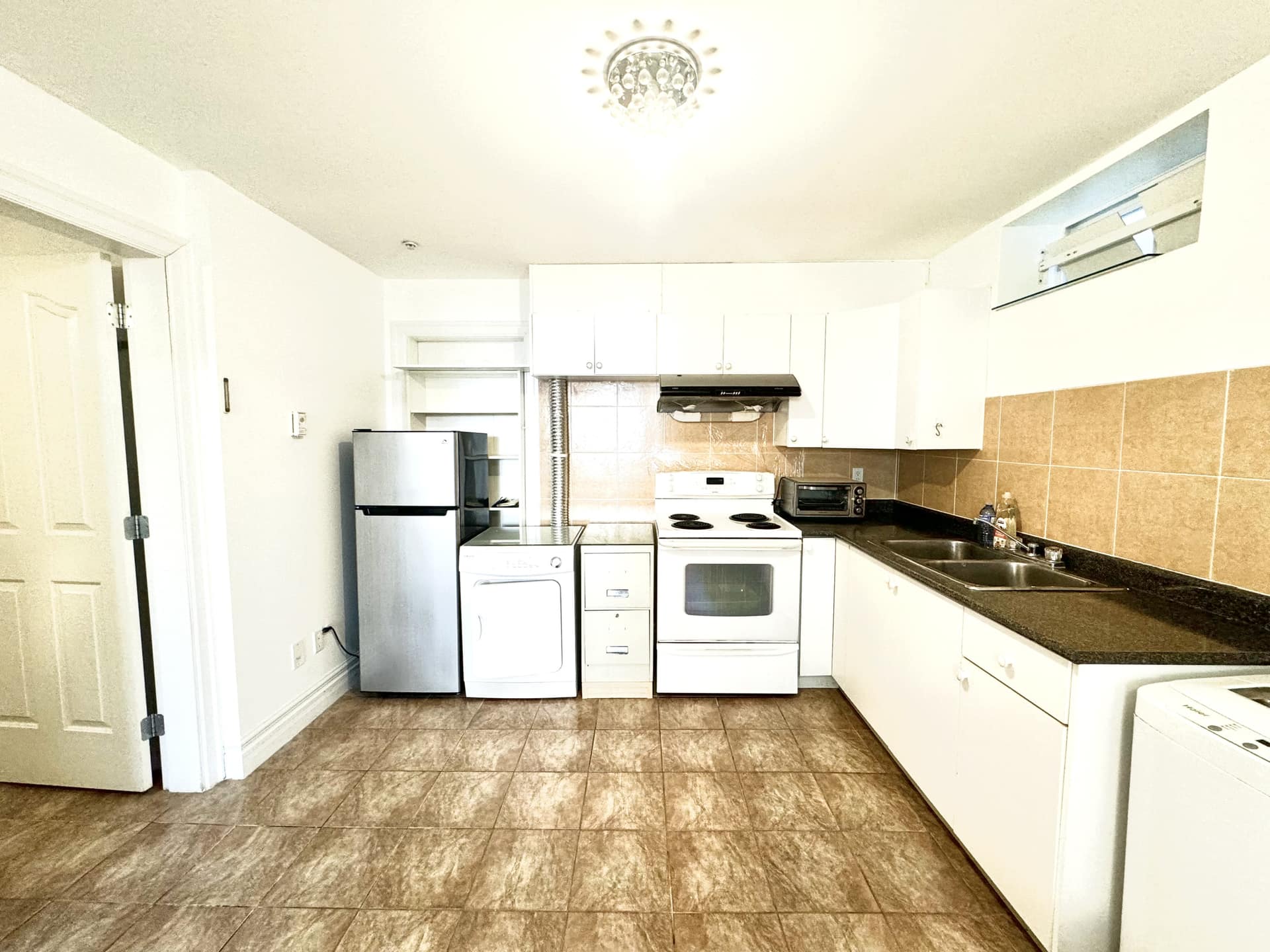 8108 Hudson Street, Vancouver BC V6P4M1 (Basement)