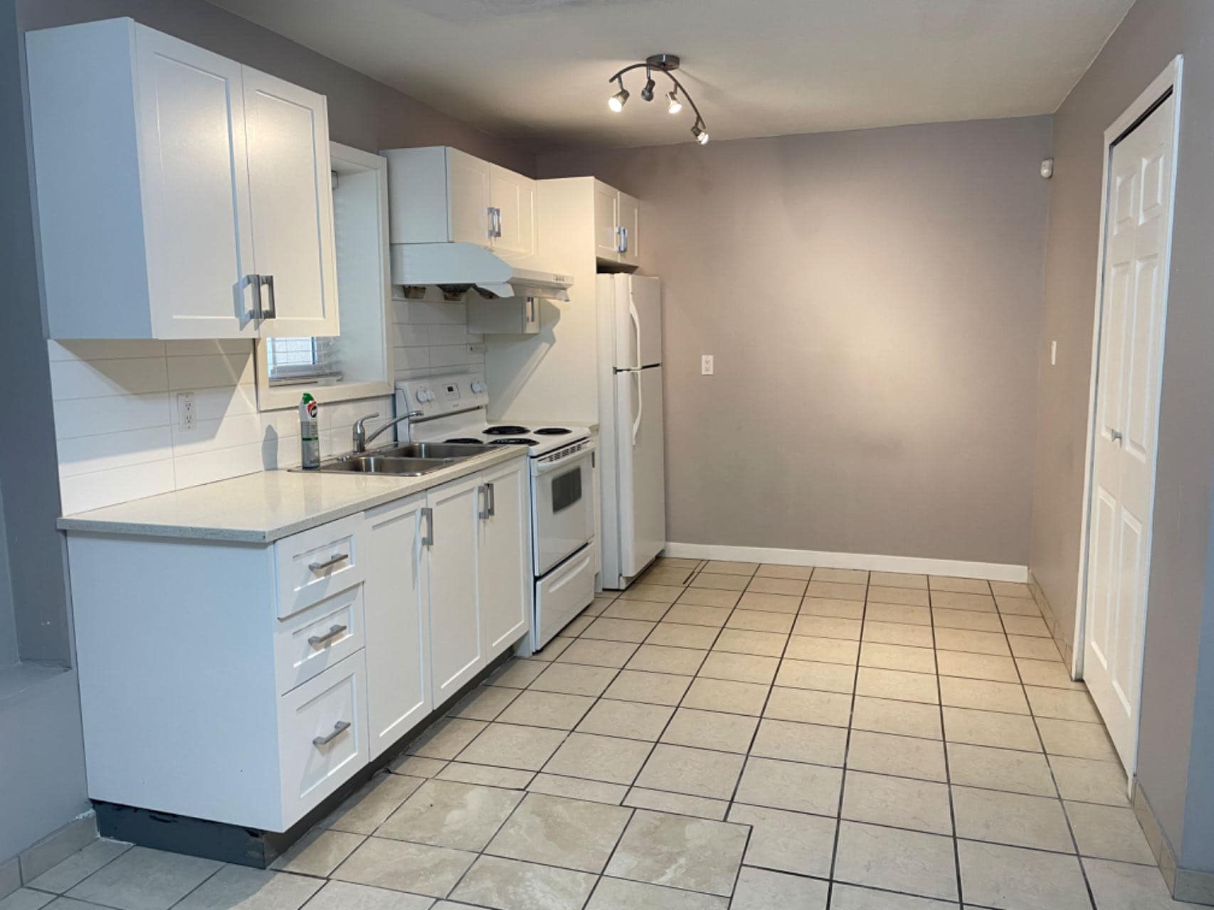 4978 Clinton Street, Burnaby BC V5J 2L2(Basement)