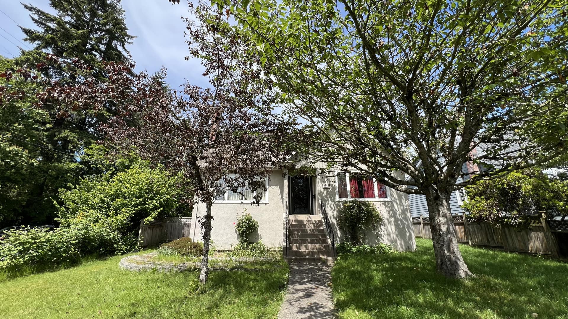 1395 Esquimalt Avenue, West Vancouver BC V7T 1K5