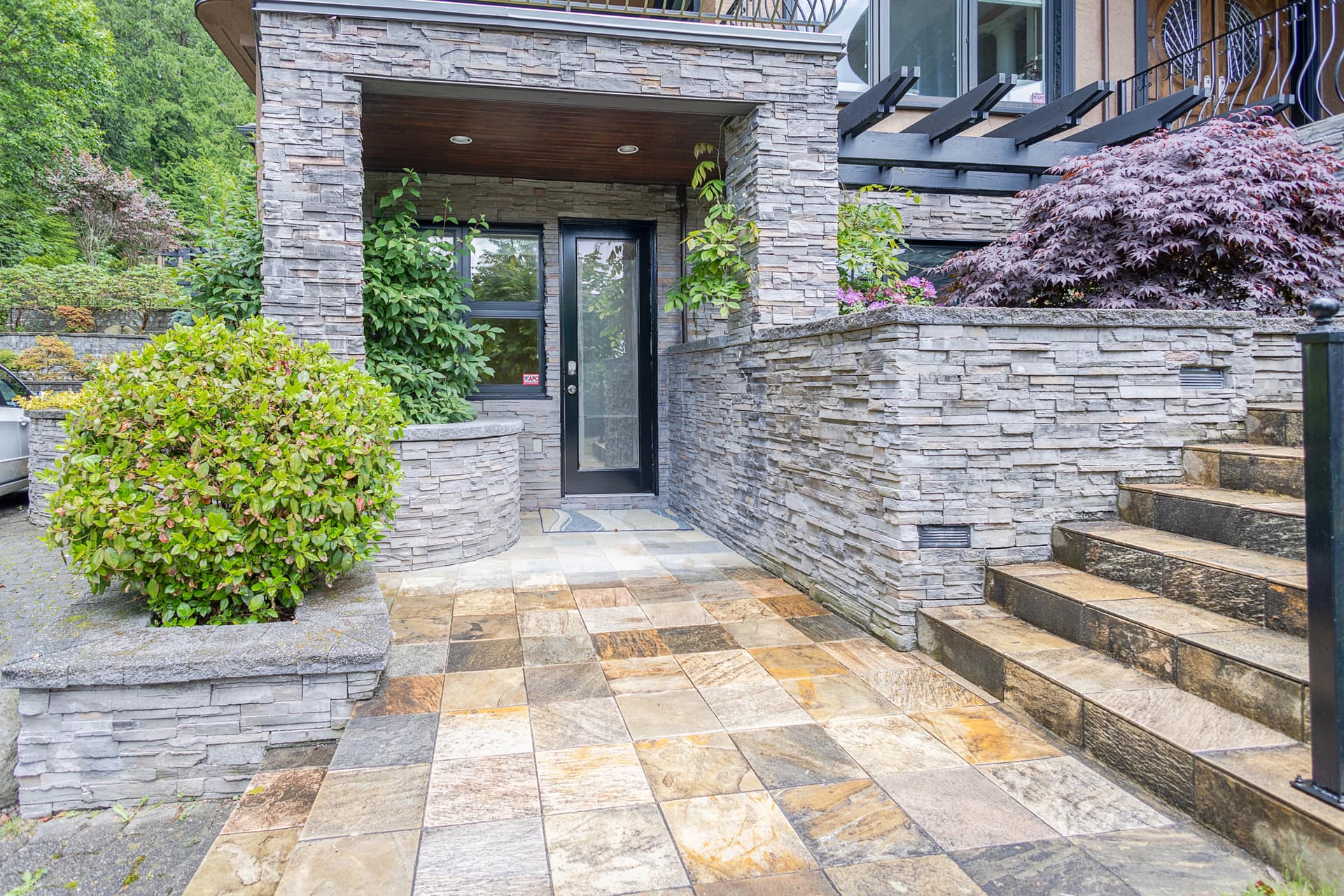 1635 Chippendale Road, West Vancouver BC V7S 3G6 (Garden Suite)