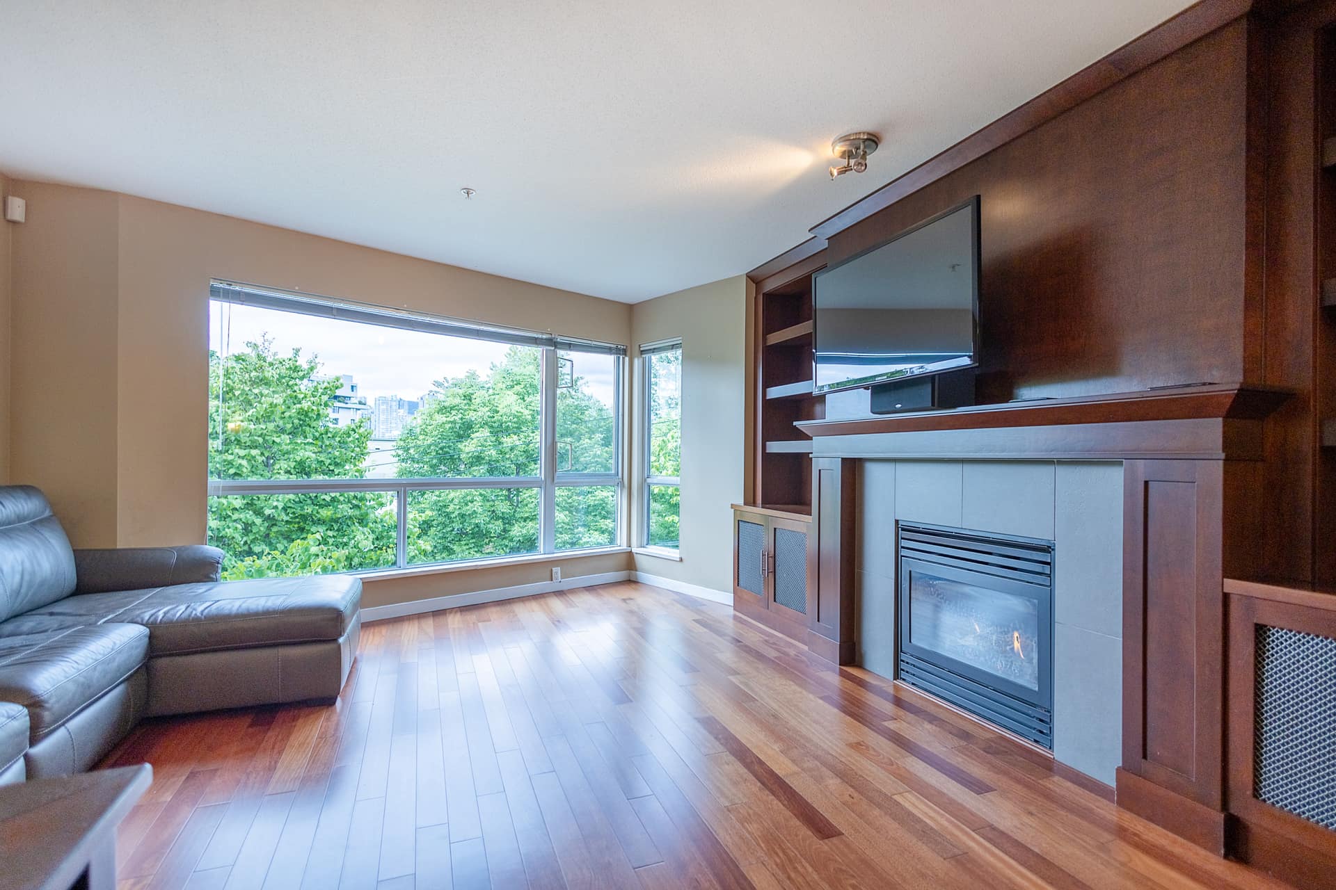 668 W 6th Avenue, Vancouver BC V5Z 1A3