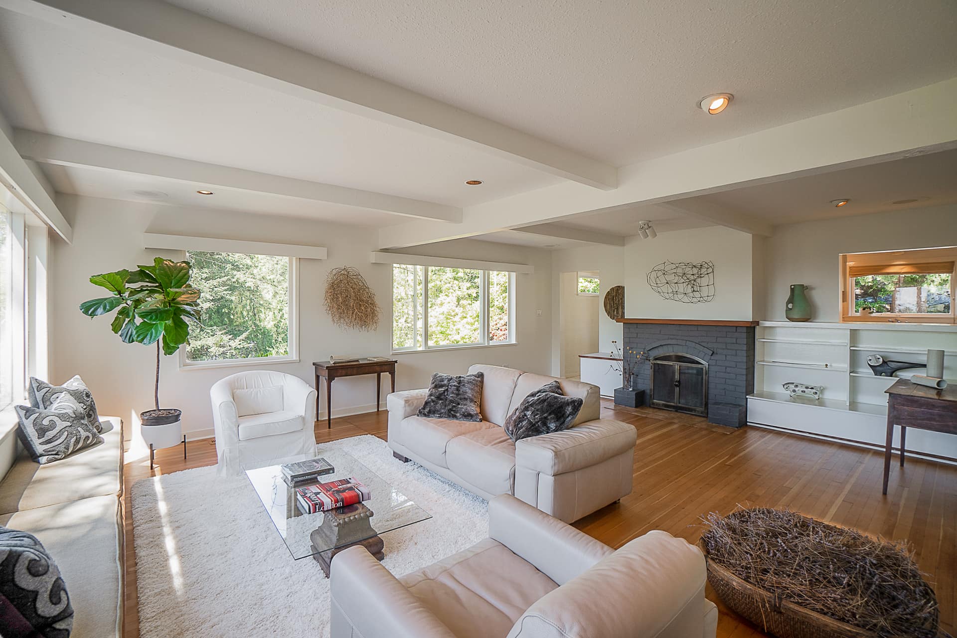 5037 Howe Sound Lane, West Vancouver BC V7W 1L3
