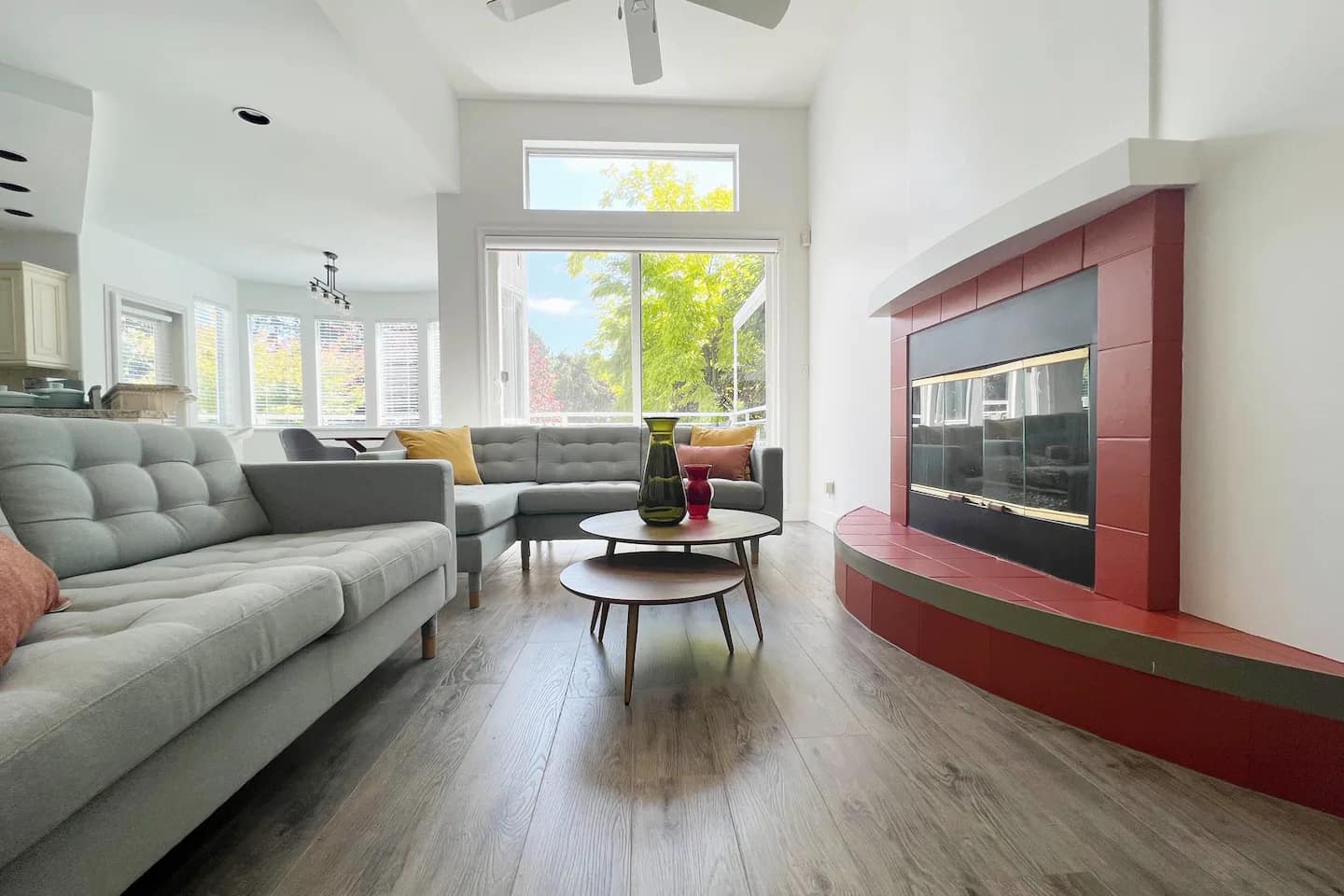 2442 Lawson Avenue, West Vancouver BC V7V 2E8