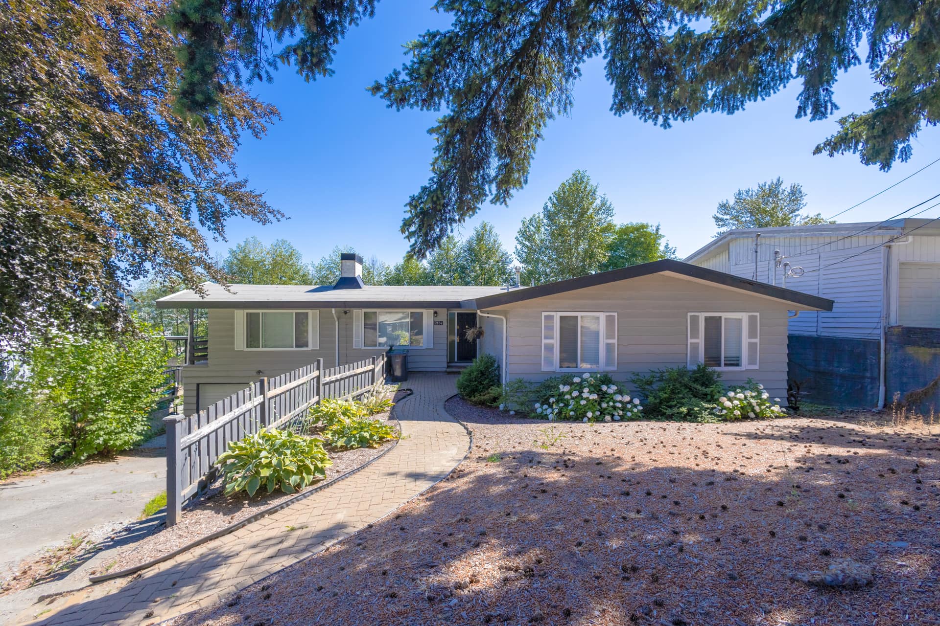 2124 Cape Horn Avenue, Coquitlam, BC V3K 1J3