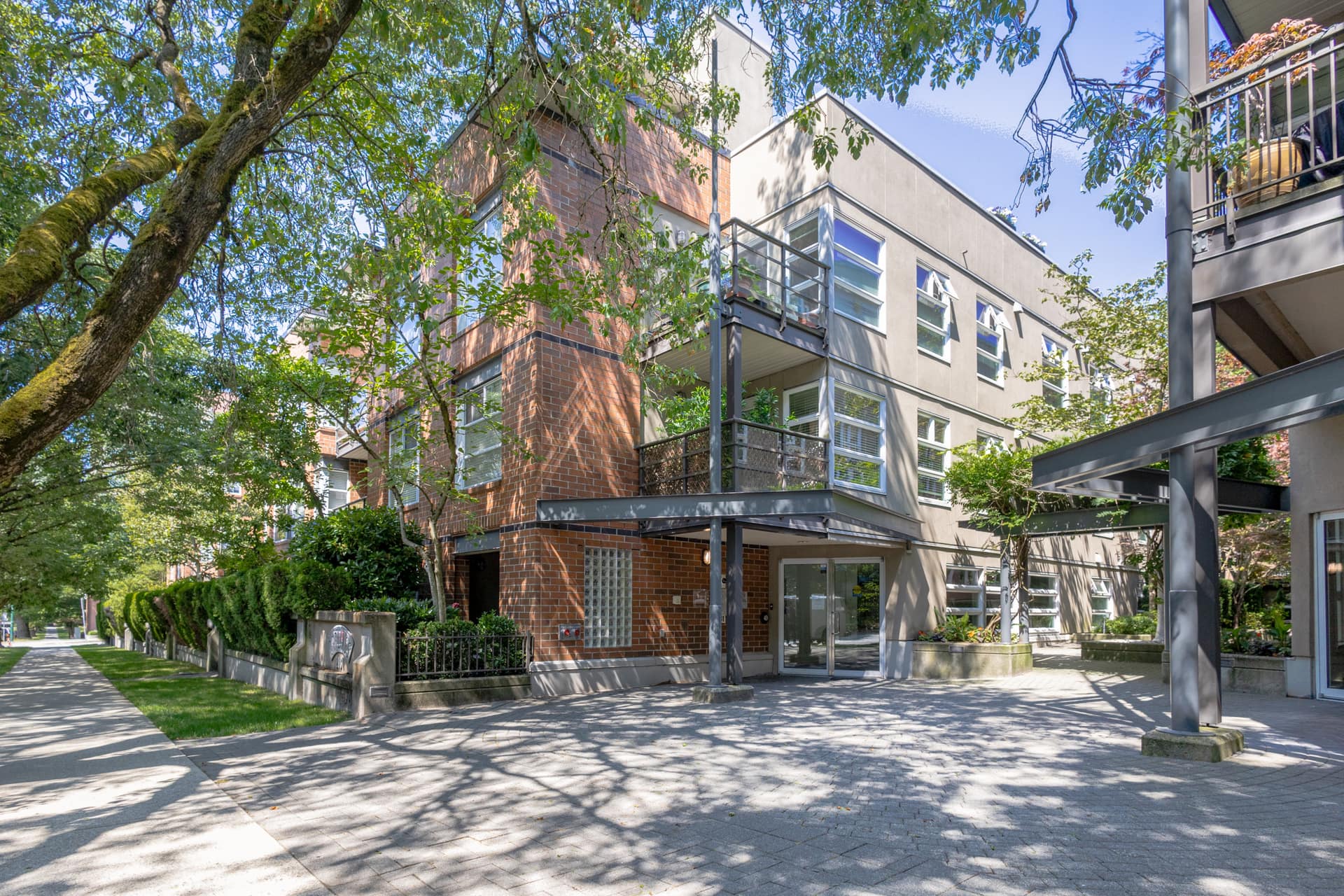 203-2181 W 12th Avenue, Vancouver BC V6K4S8