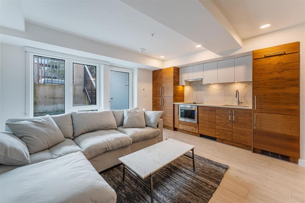 9A-720 E 3rd Street, North Vancouver BC V7L 0G7