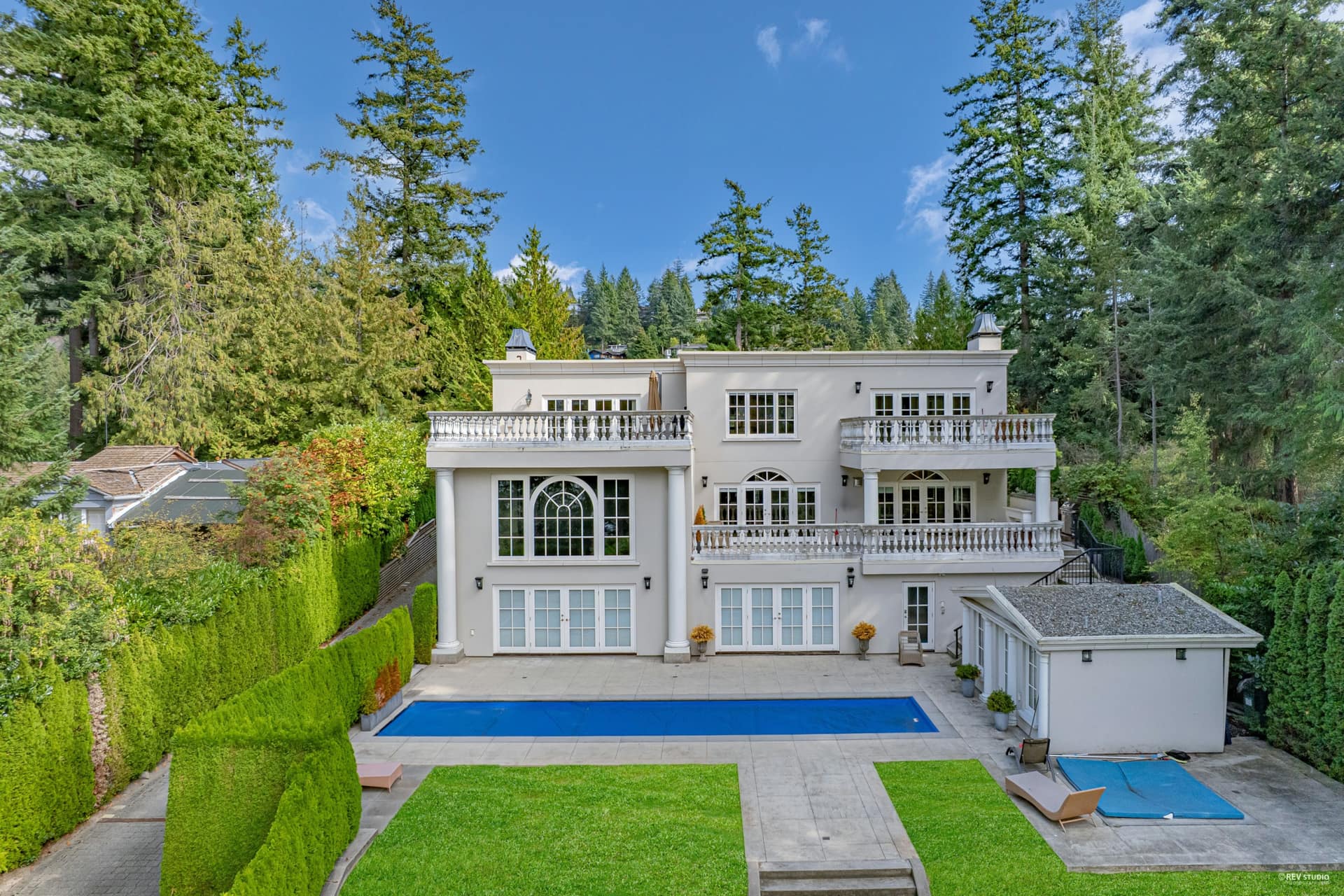6089 Gleneagles Drive, West Vancouver BC V7W 1W1