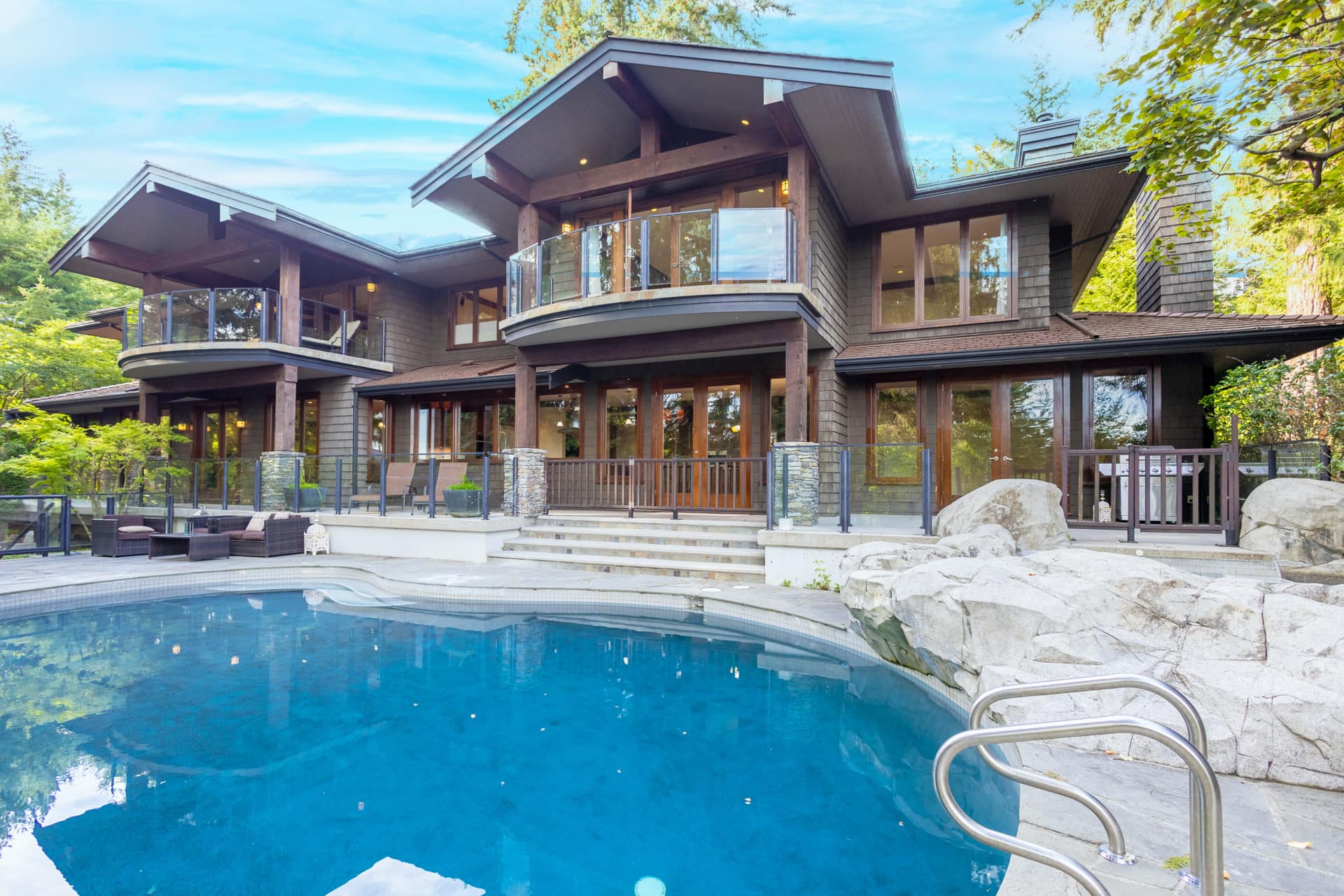 3524 Mathers Avenue, West Vancouver BC V7V 2K9
