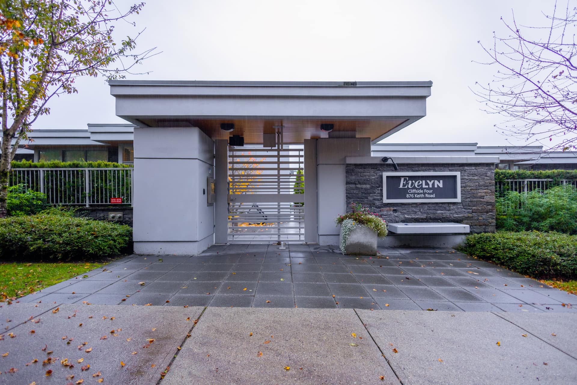 101-876 Keith Road, West Vancouver BC V7T 1M3