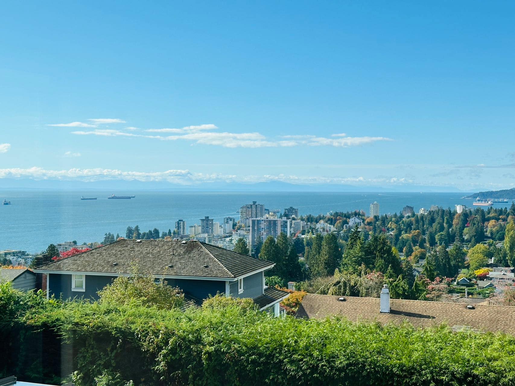 975 Aubeneau Cres, West Vancouver, BC V7T 1T4