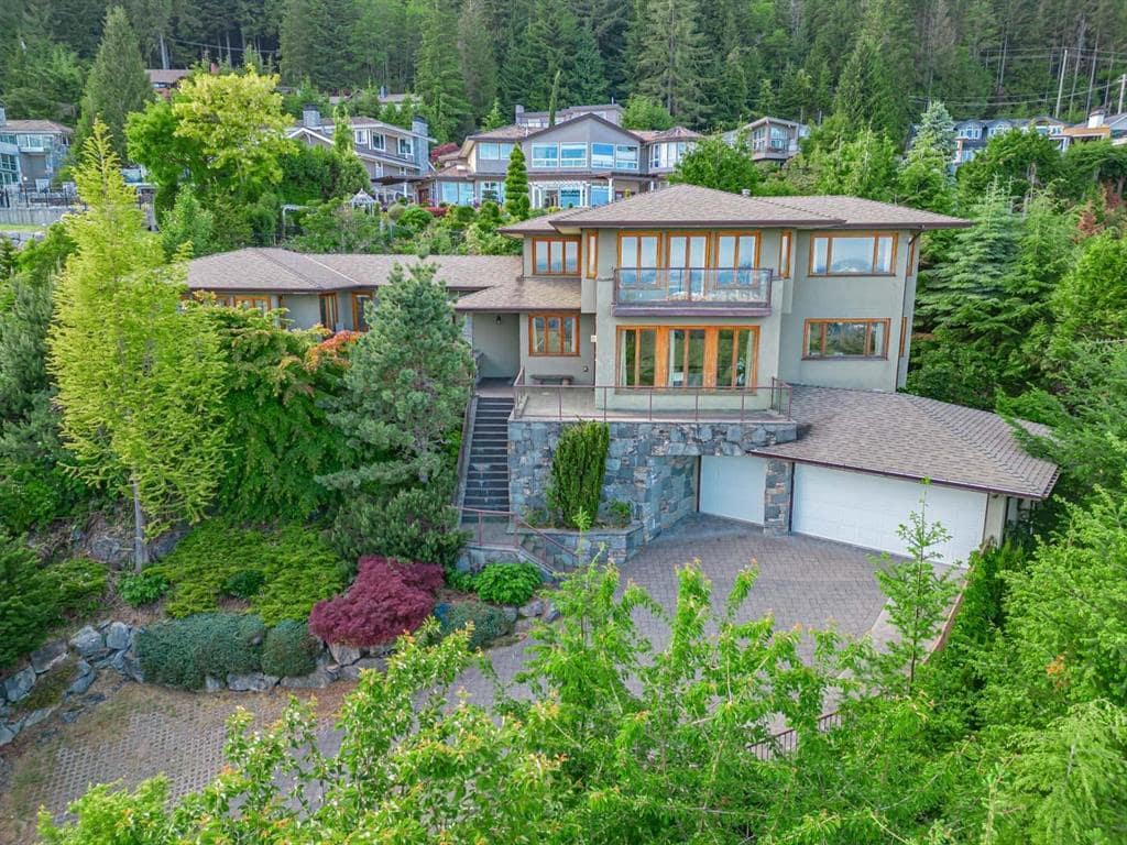 1035 Crestline Road, West Vancouver BC V7S 2E3