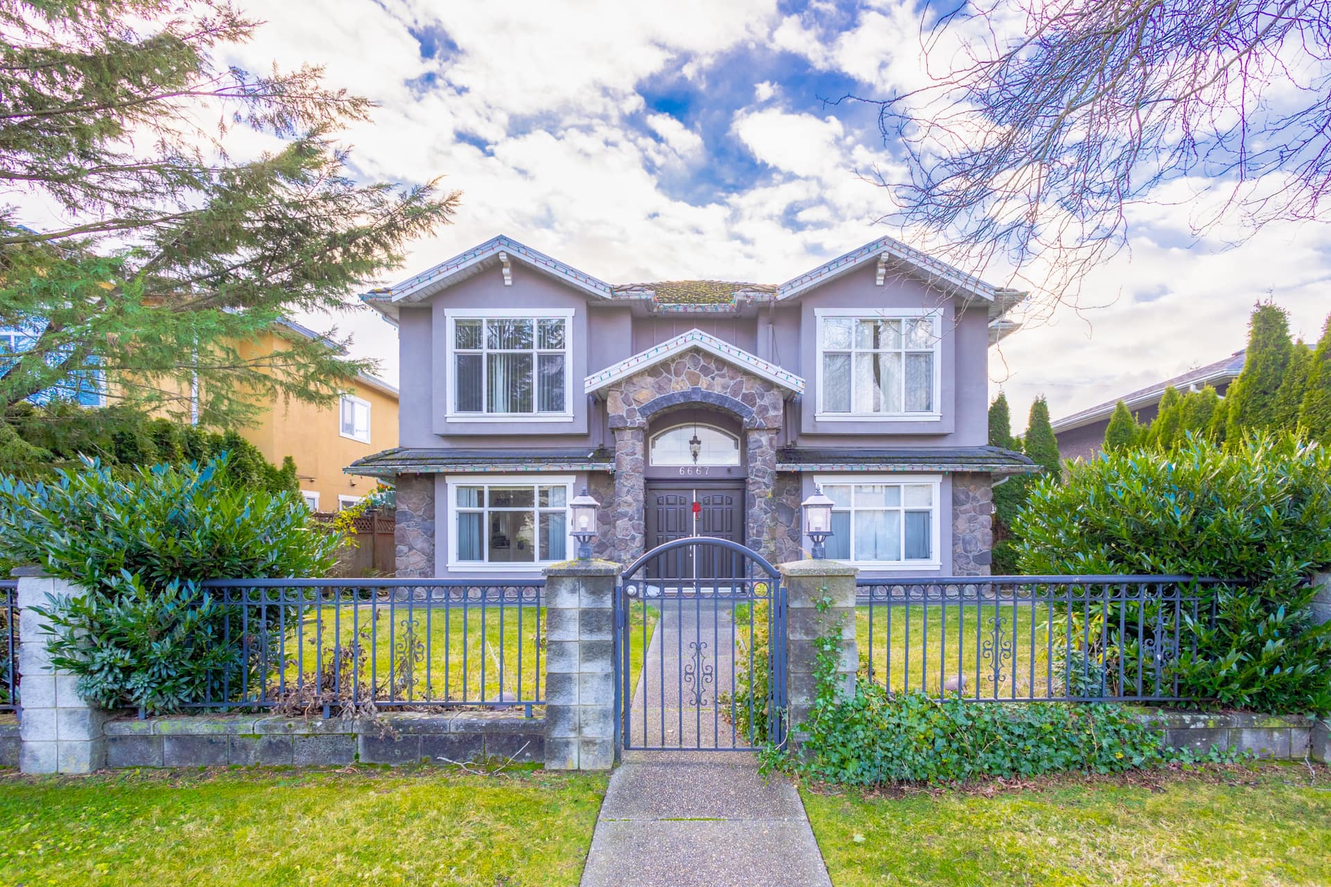 6667 Strathmore Avenue, Burnaby BC V5E 3H8