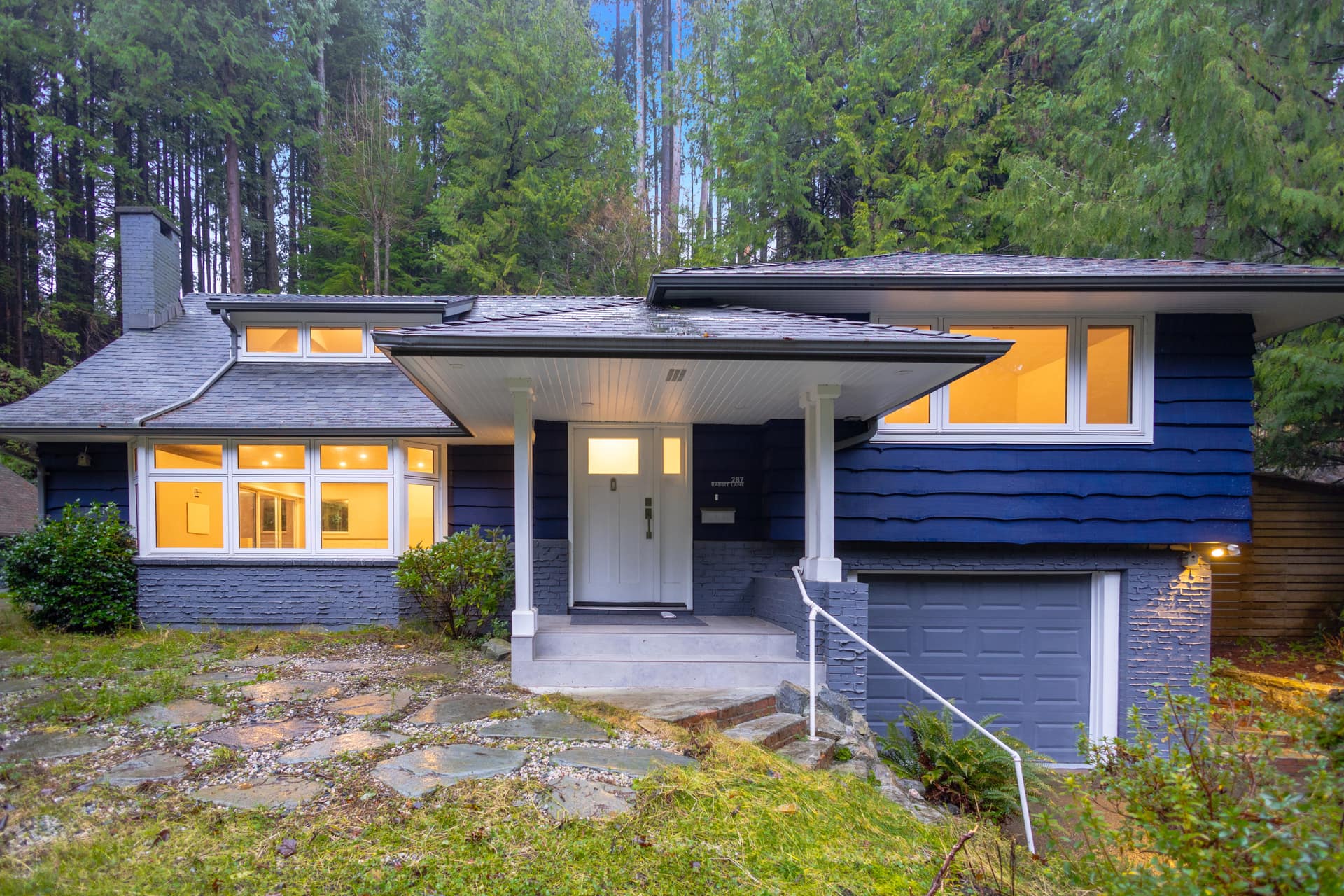 287 Rabbit Lane, West Vancouver BC V7S 1J1