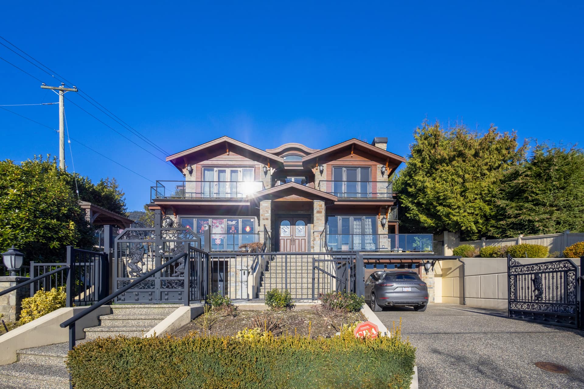 Garden suite 2195 Palmerston Avenue, West Vancouver BC V7V 2V7