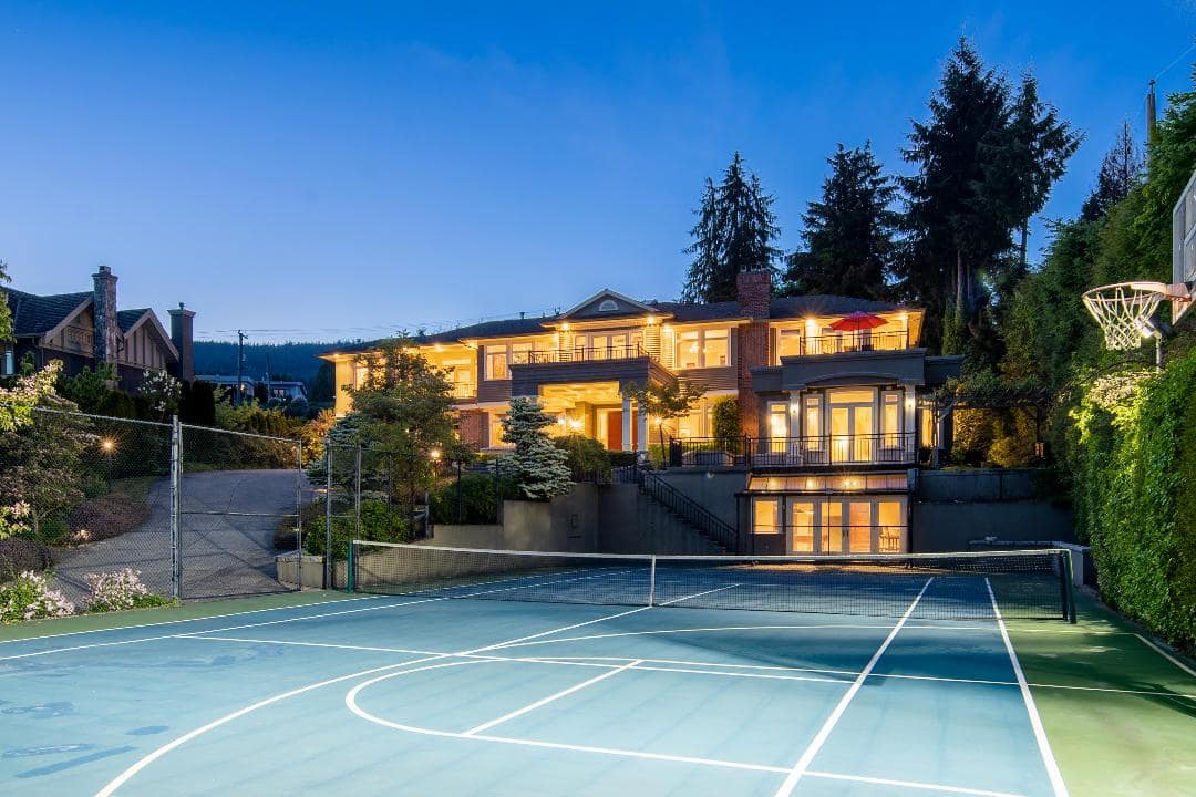 705 Parkside Road, West Vancouver BC V7S 1P4