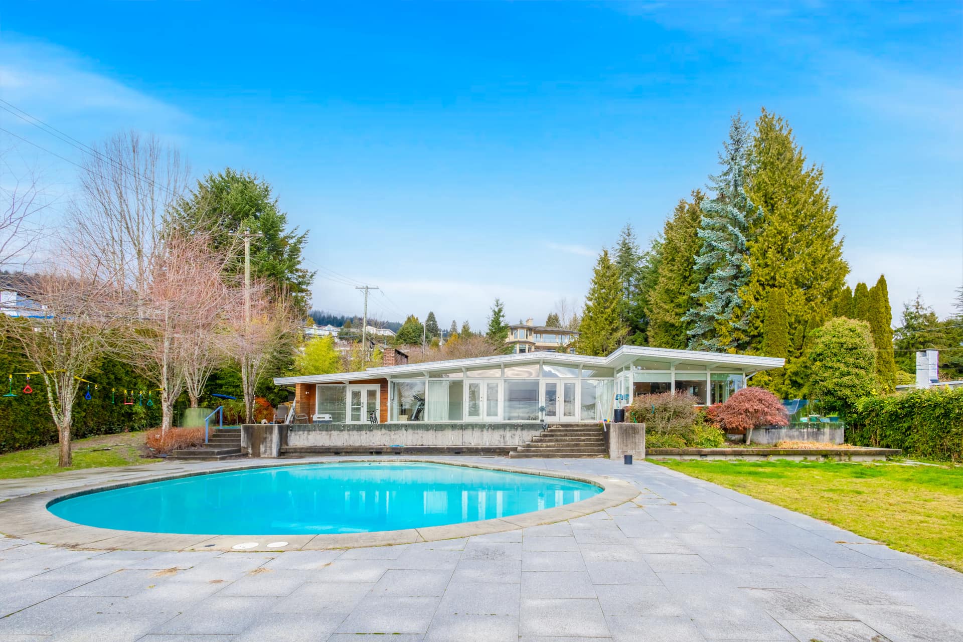 890 Fairmile Road, West Vancouver BC V7S 1R3