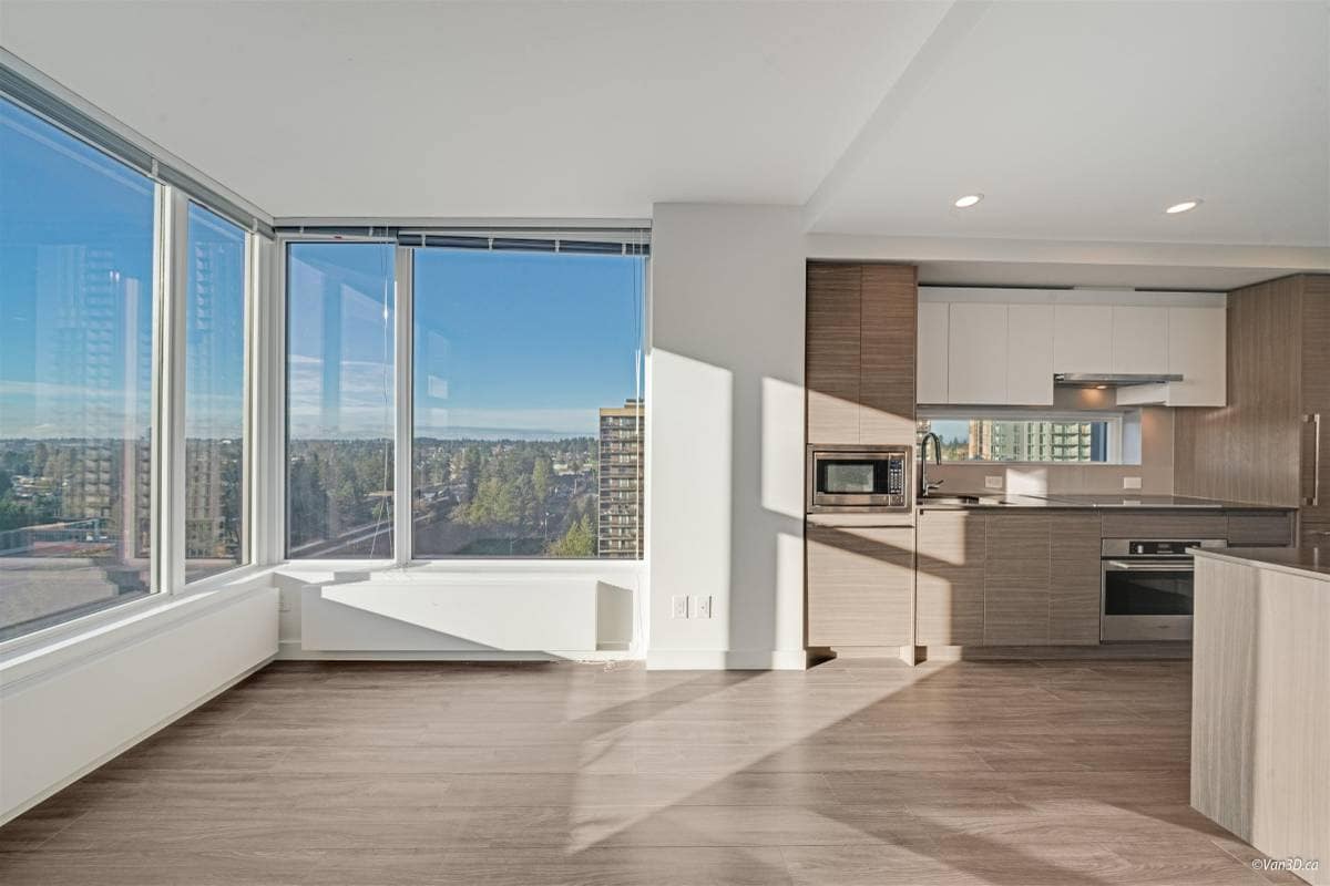 Unit 703, 13725 George Junction, Surrey,BC V3T4Y3