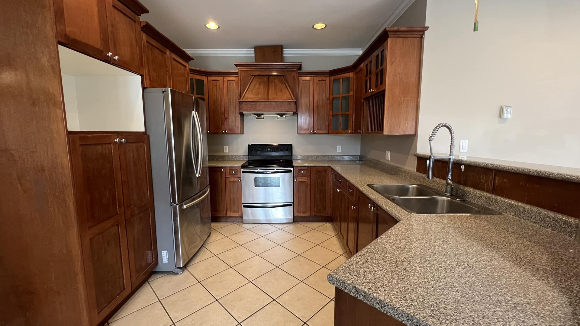 33828 Marshall Road, Abbotsford BC V2S 1L7_Upper Suite