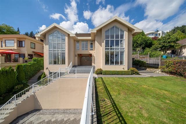 2711 Chelsea Court, West Vancouver, BC V7S 3E9