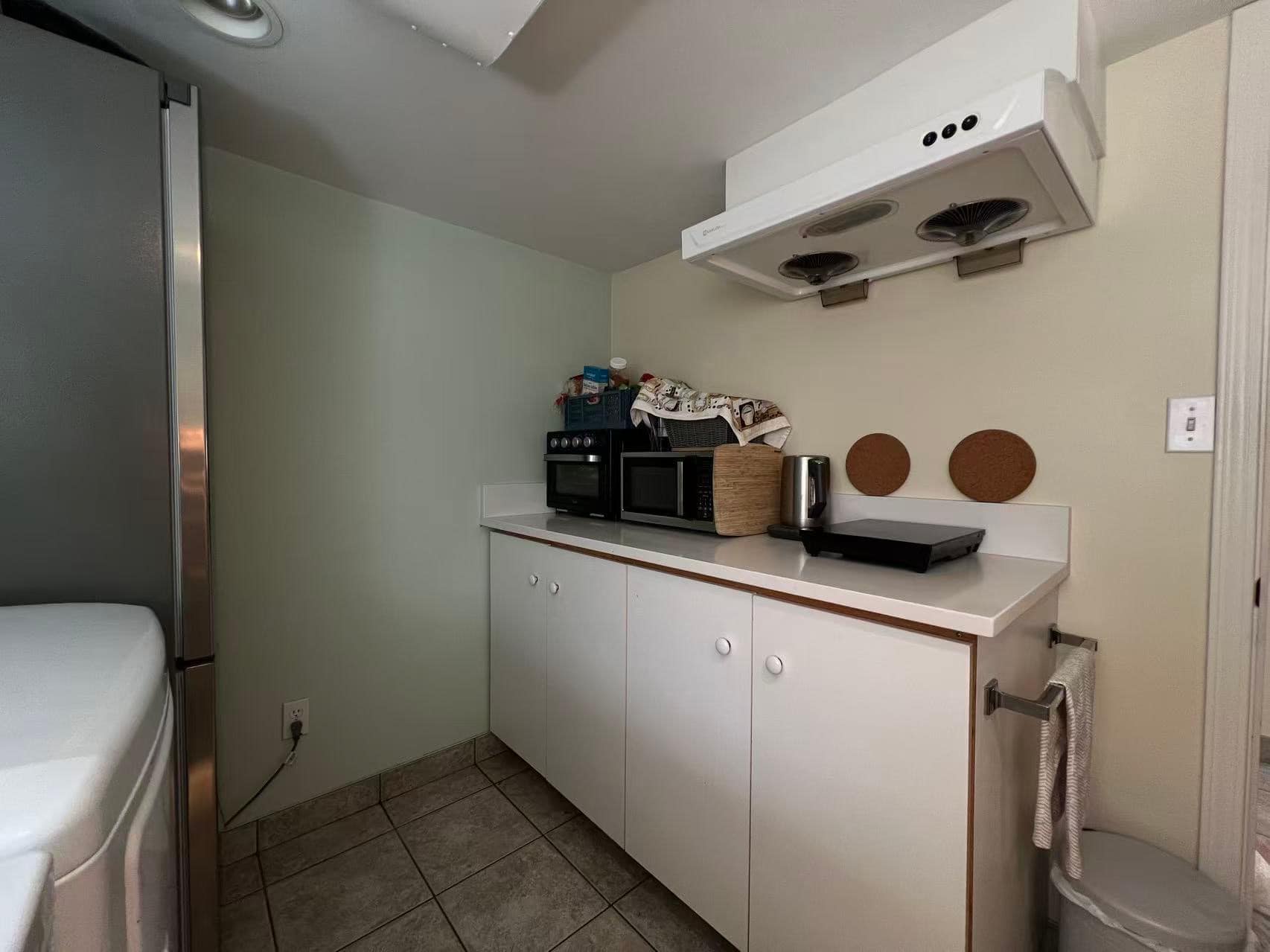 4590 W 12th Avenue, Vancouver BC V6R 2R5