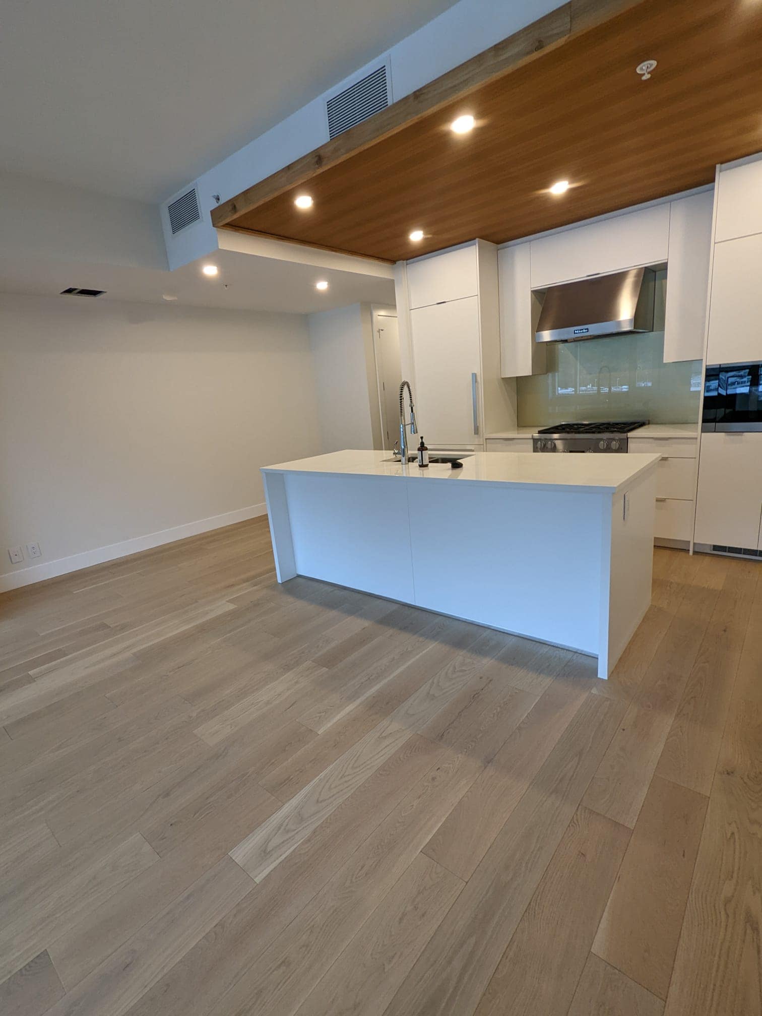 507-6687 Nelson Avenue, West Vancouver BC V7W2B2