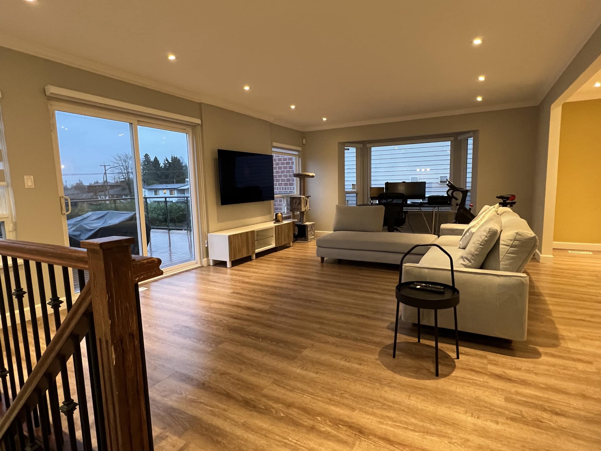 4891 Inman Ave, Burnaby, BC V5G 2Y5
