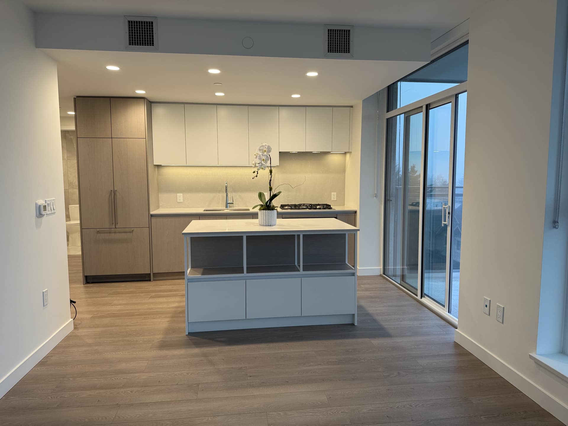 5685 Halley Ave #502, Burnaby, BC V5H 2P9