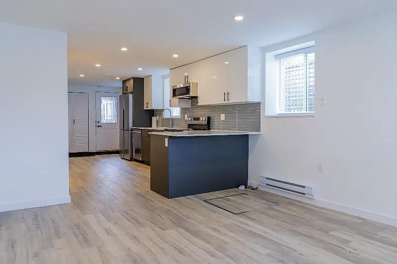 4436 Windsor St, Vancouver, BC V5V 5C9