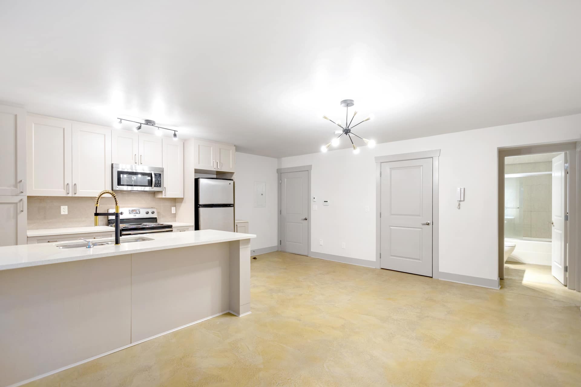3452 Mahon Ave, North Vancouver, BC V7N 3T6