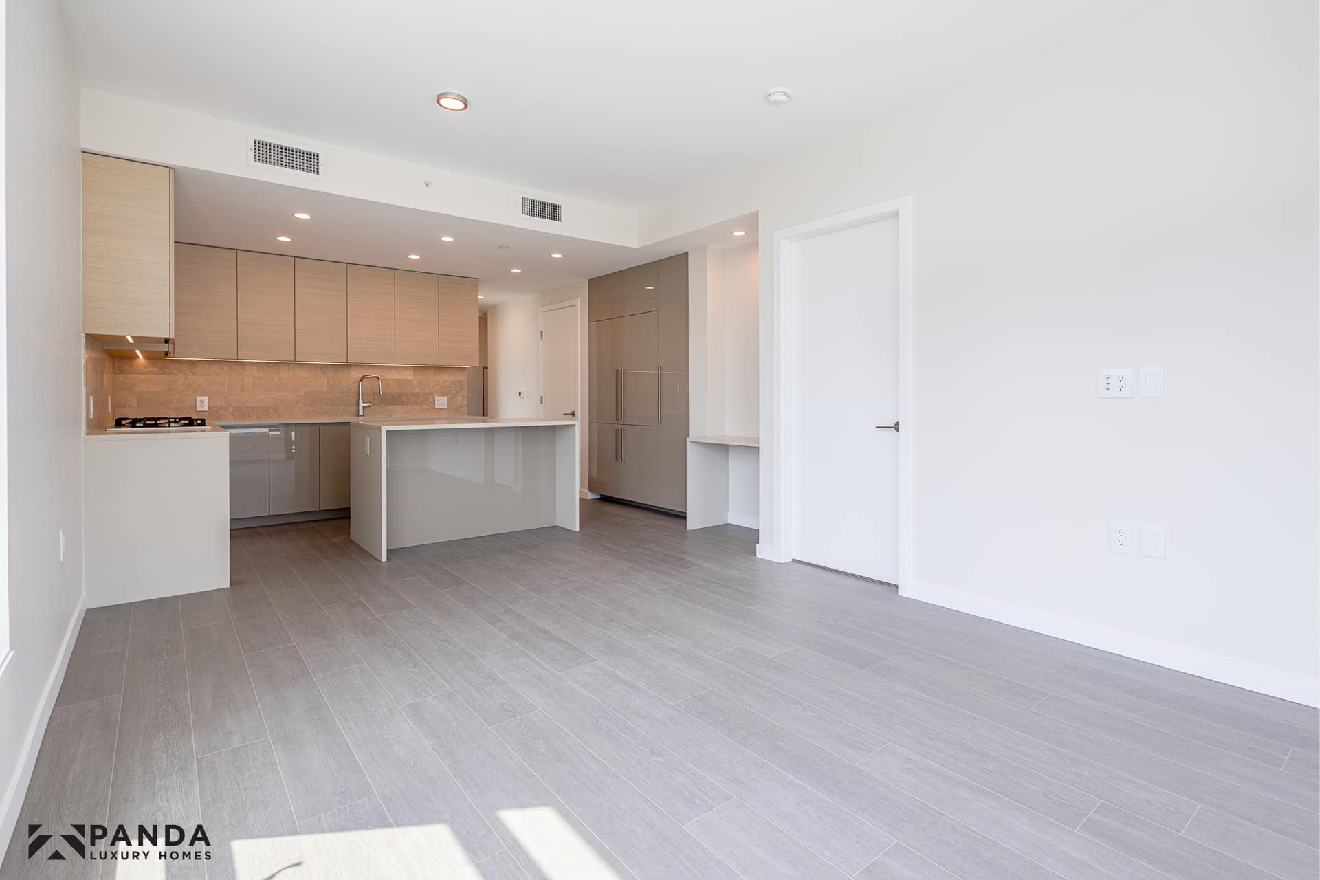 2186 Gilmore Ave N #711, Burnaby, BC V5C 1V4