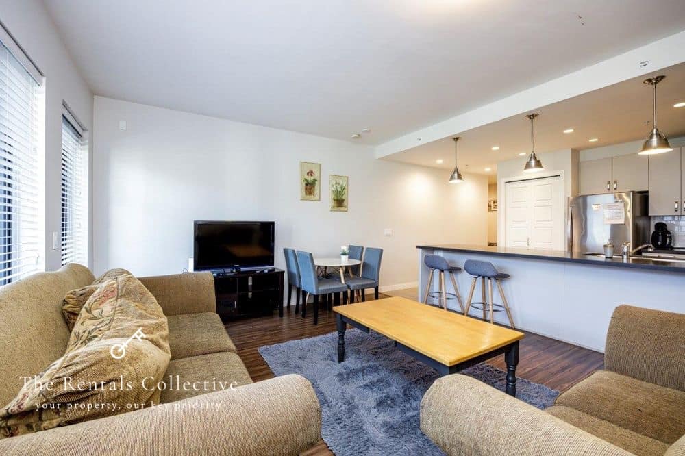 215-209 W 1st St #, North Vancouver, BC V7M 1B3