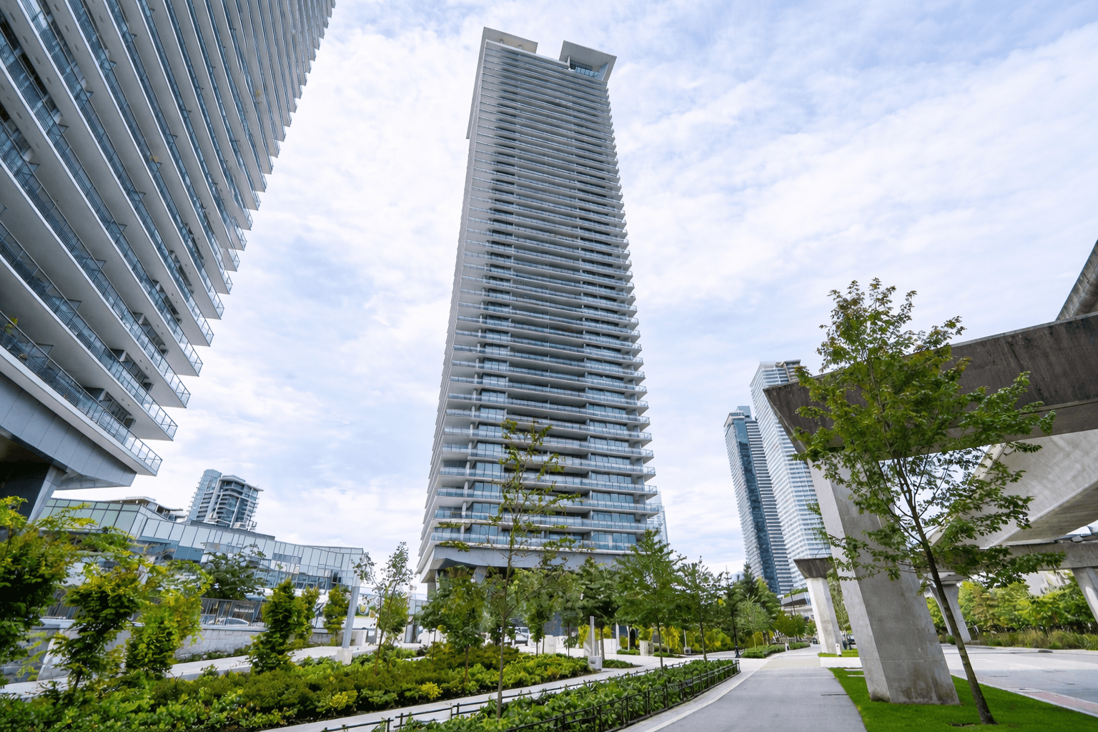709-4720 Lougheed Hwy #, Burnaby, BC V5C 0M8
