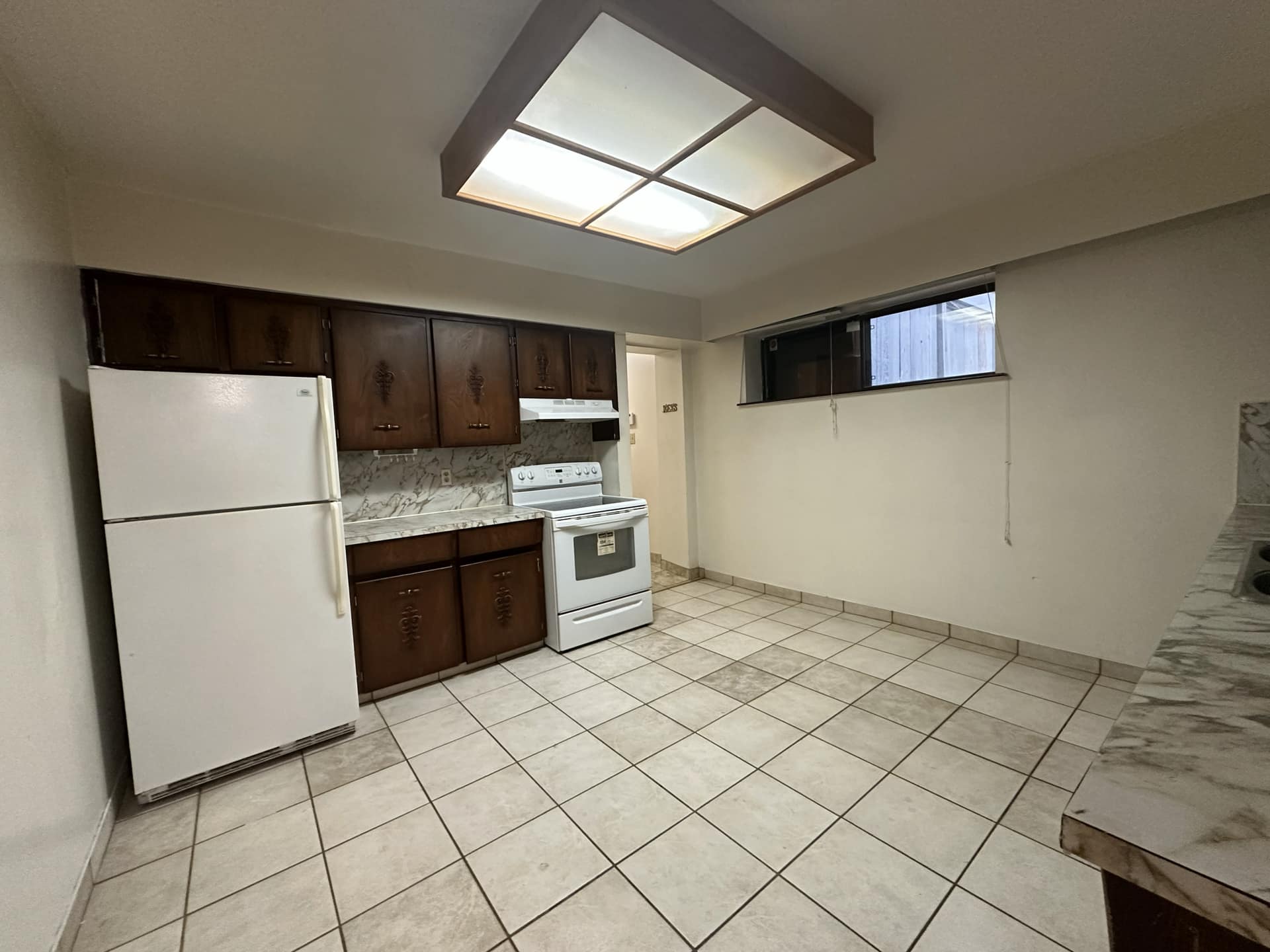 6685 Broadway, Burnaby, BC V5B 2Y6