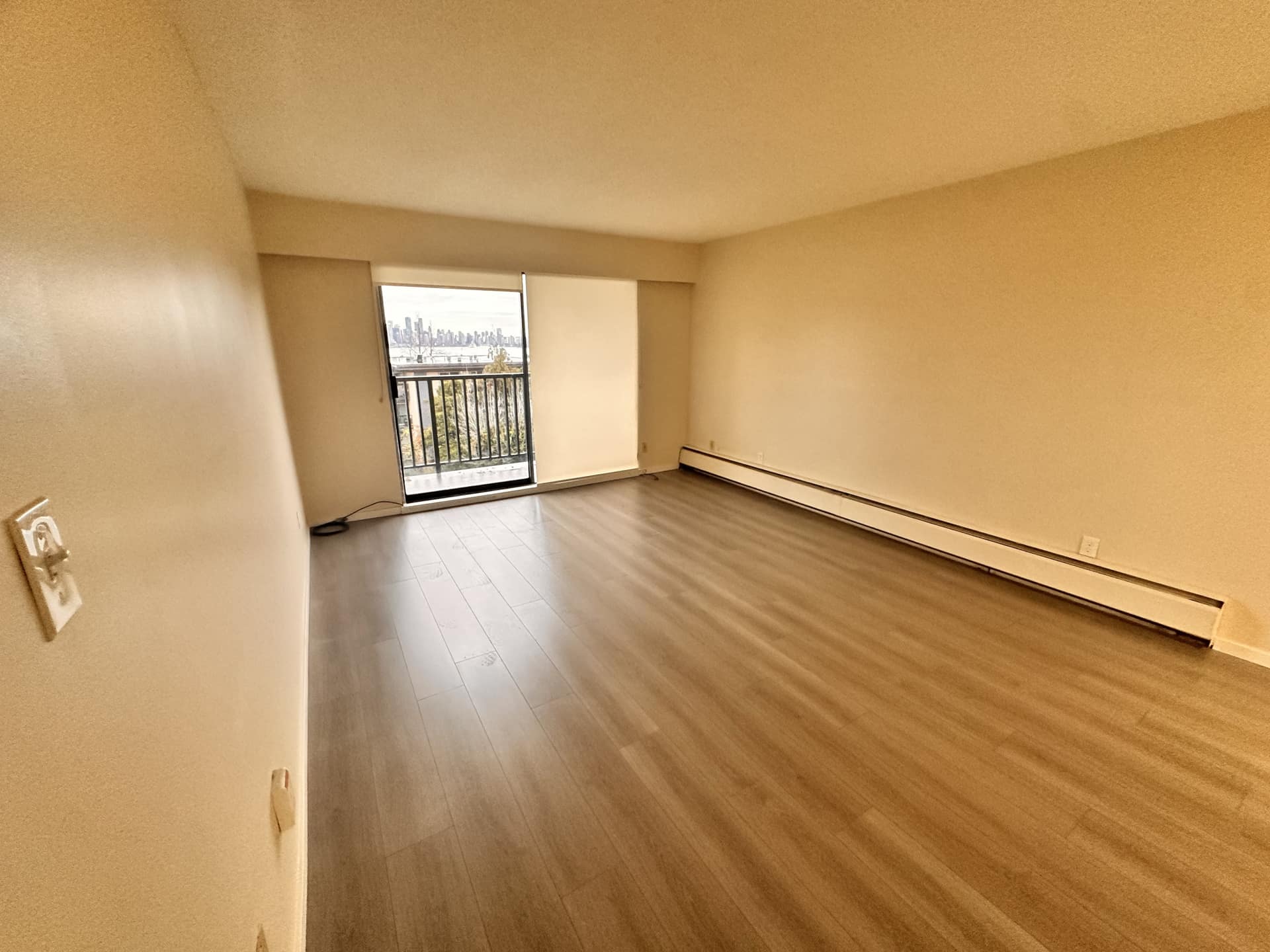 307-254 W 3rd Street, North Vancouver, BC V7M1H8