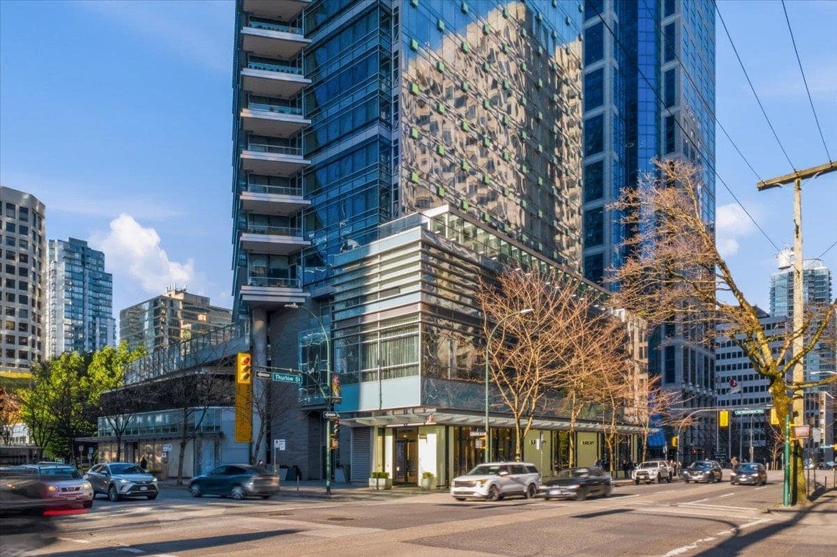 1111 Alberni Street #2206, Vancouver, BC