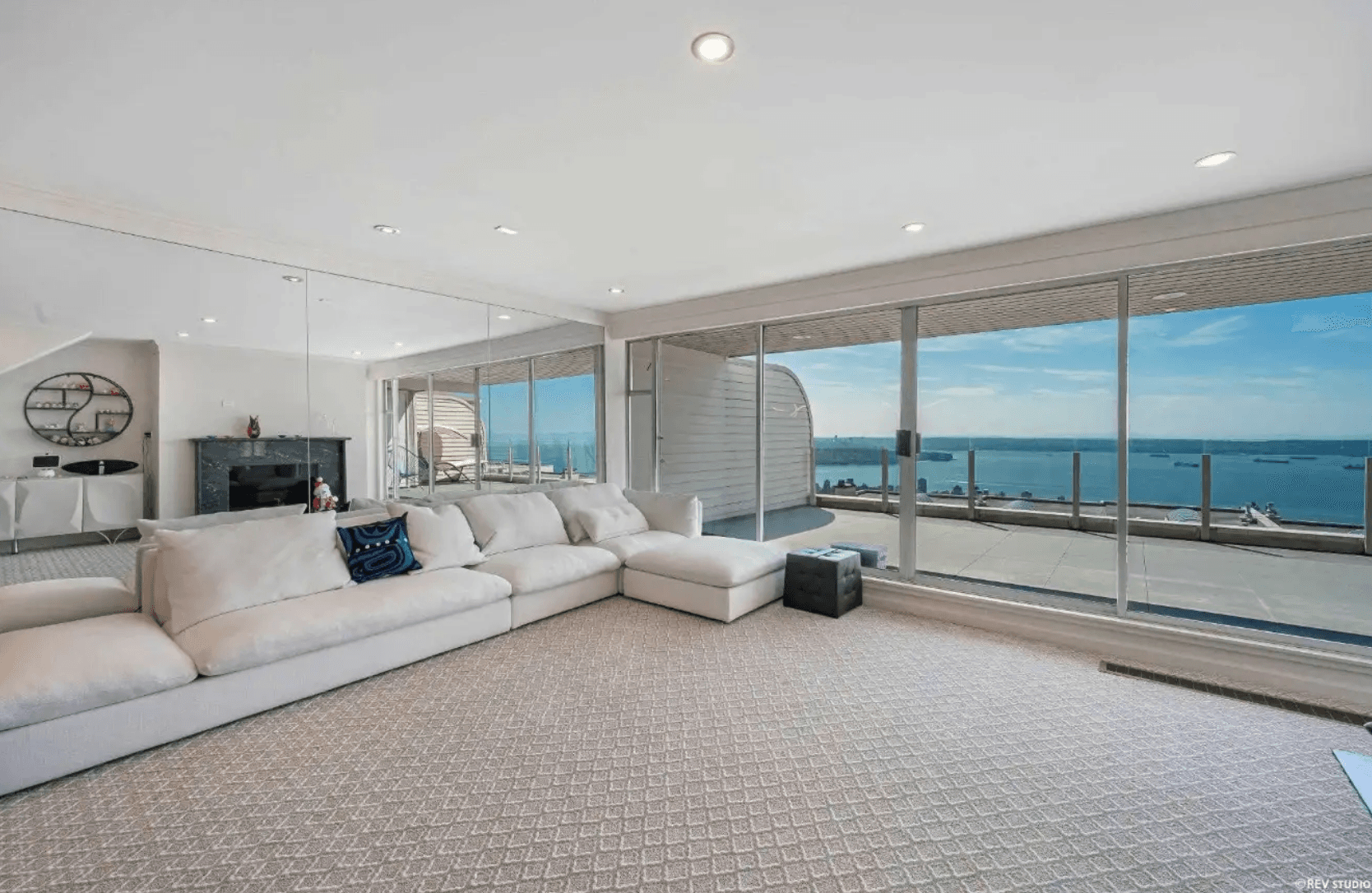 2274 Folkestone Way #215, West Vancouver, BC